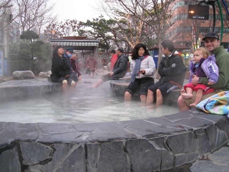 Suối nước nóng ở Yuseong đón tới hơn 20 triệu lượt khách du lịch mỗi năm