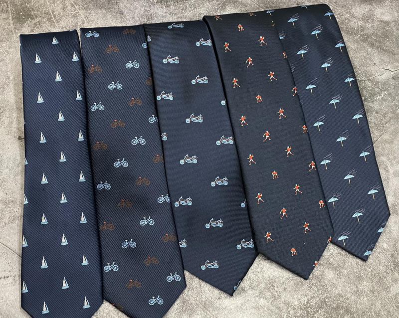 Taats&tie - Tiệm tất và cà vạt