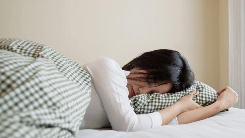 Buồn ngủ là một btrong những tác dụng phụ thường gặp khi sử dụng sản phẩm
