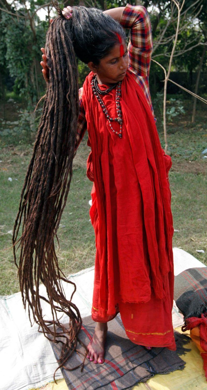 Tại Ấn Độ, những người theo đạo Hindu coi tóc là một vật để dâng tế Thánh Thần