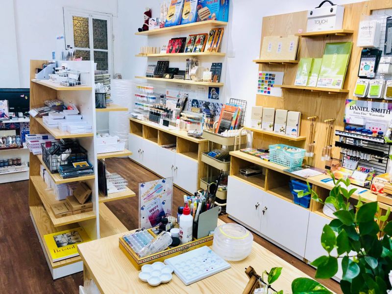 Shop Tanuki được mở ra với tiêu chí phục vụ cho mọi đối tượng yêu hội họa không phân biệt trình độ hay đẳng cấp