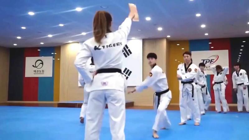 Tập võ taekwondo giúp bạn học cách tự vệ cho bản thân