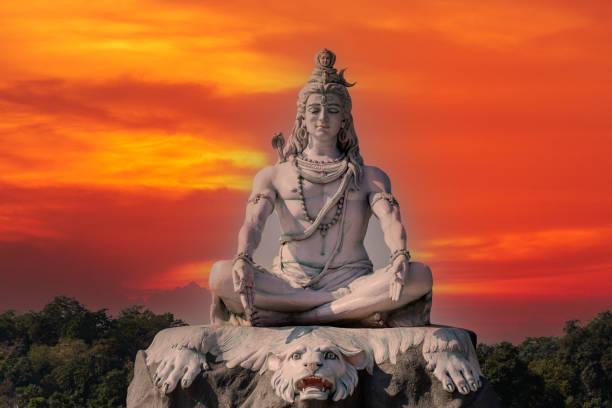 Tượng thần Shiva khổng lồ