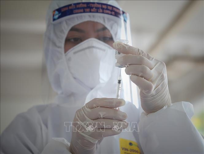 Triển khai tiêm vaccine cho học sinh ở Thanh Hóa (Ảnh: Báo tin tức)