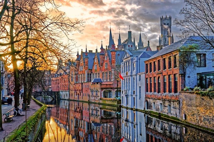 Bruges là một thành phố trung cổ nổi tiếng của Bỉ