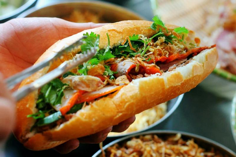 Thanh Sơn - Bánh Mì & Bánh Mì Que