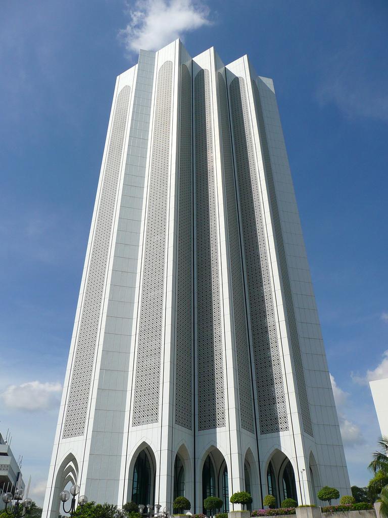 Cận cảnh tháp Kompleks Dayabumi
