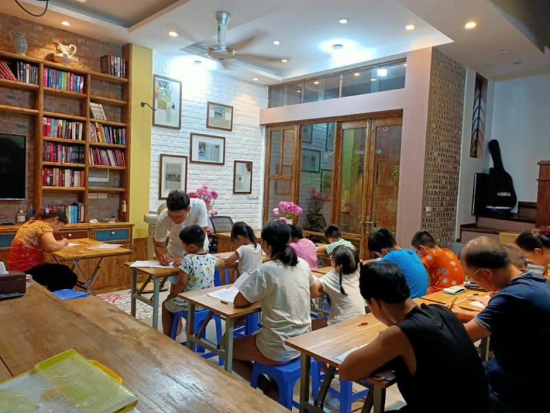 Lớp luyện chữ đẹp của thầy Dương Thanh Tuấn
