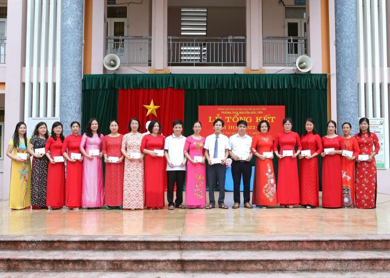 THCS Nguyễn Hữu Tiến
