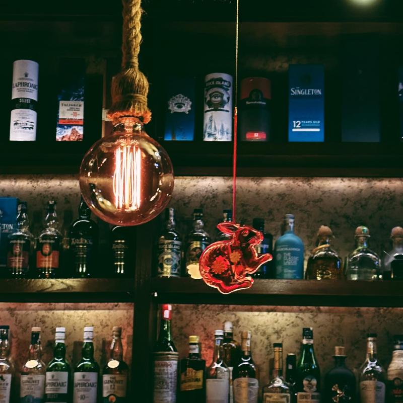 Tamarind - Hidden Cocktail Bar với ánh đèn huyền ảo