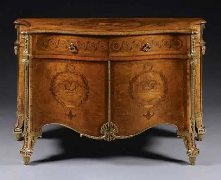 The Harrigton Commode