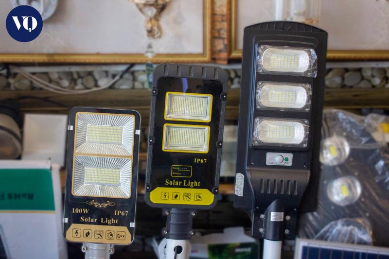 Đèn đường năng lượng mặt trời tại Thiết bị điện Việt Quang
