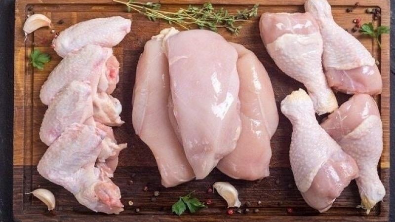 Thịt gà không nên ăn với quả mận