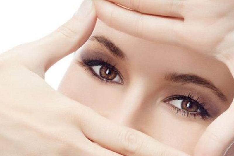 Khoảng cách giữa 2 lần nhỏ dung dịch nhỏ mắt rất quan trọng đối với sức khỏe đôi mắt