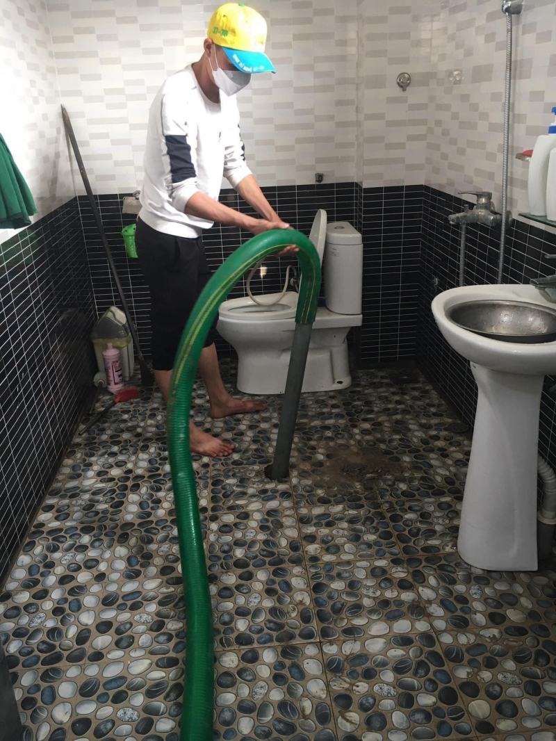 Thông tắc hút hầm vệ sinh giá rẻ tại Nghệ An