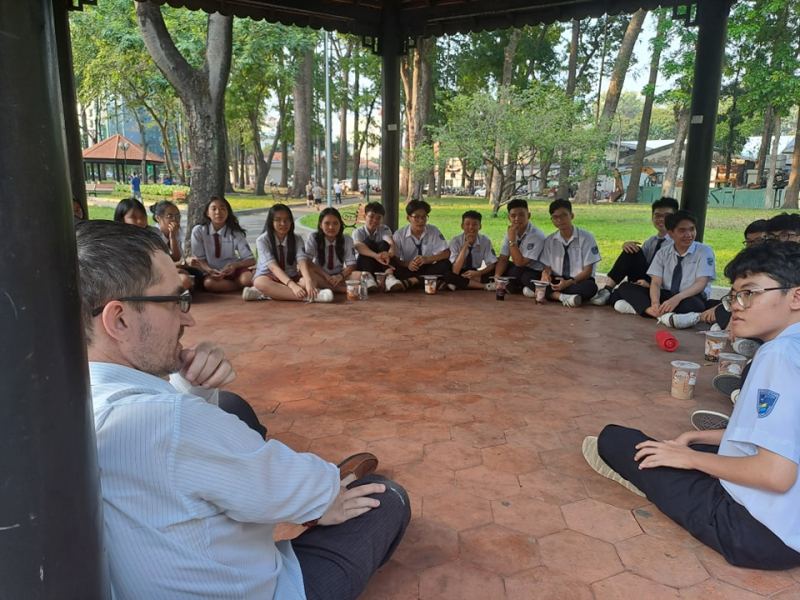 Tiết học ngoại khóa cùng giáo viên nước ngoài của các học sinh THPT An Dương Vương