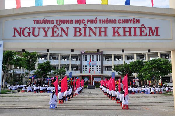 THPT Chuyên Nguyễn Bỉnh Khiêm - Quảng Nam