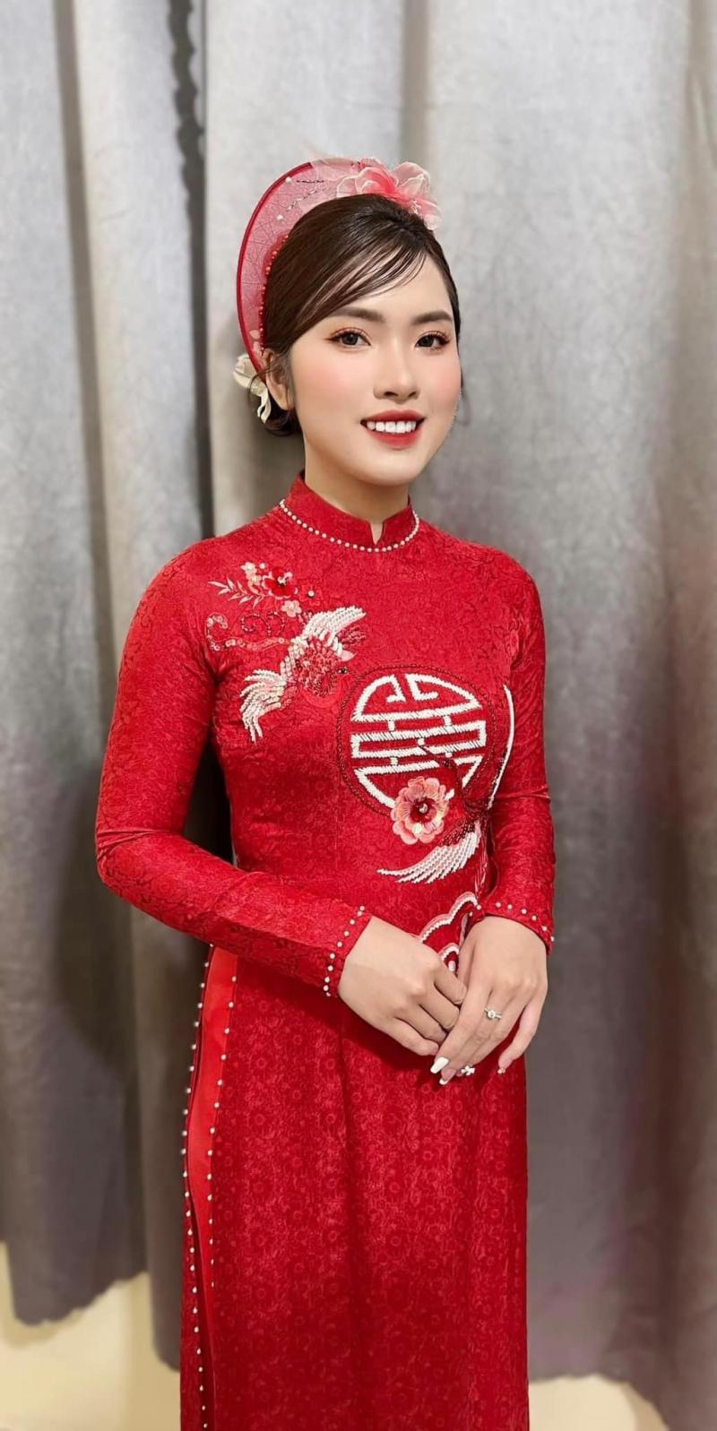 Thuỷ Lee