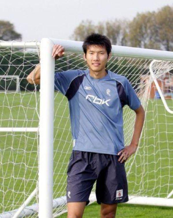 Yang Changpeng sinh ngày 1 tháng 5 năm 1989, là một cầu thủ bóng đá Trung Quốc, anh được đánh giá là một trong những cầu thủ cao nhất thế giới bóng đá với 2,05m