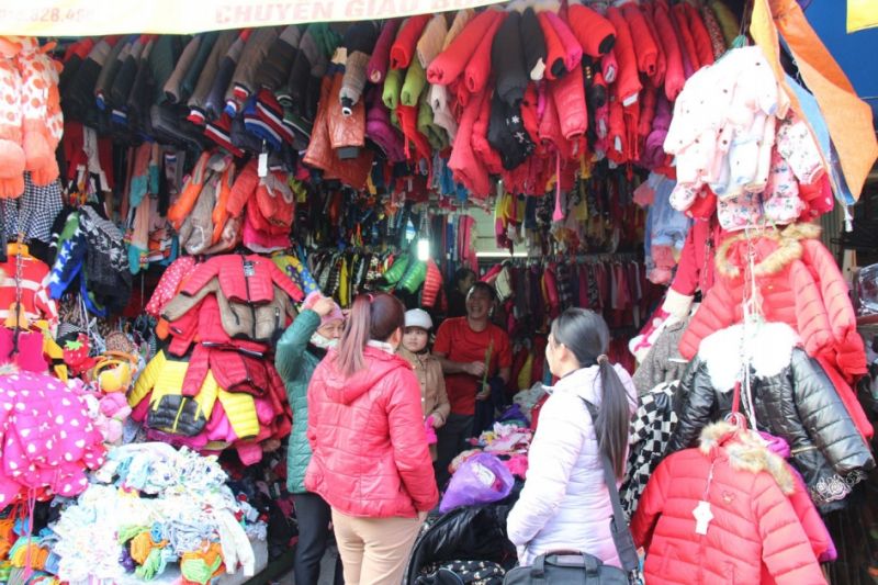 Lấy sỉ quần áo trẻ em từ các chợ đầu mối trong nước