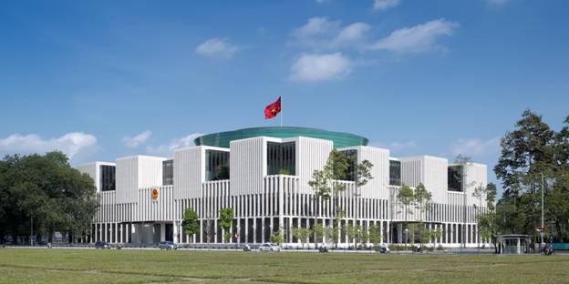 Tòa nhà Quốc Hội cạnh Lăng Hồ Chủ tịch