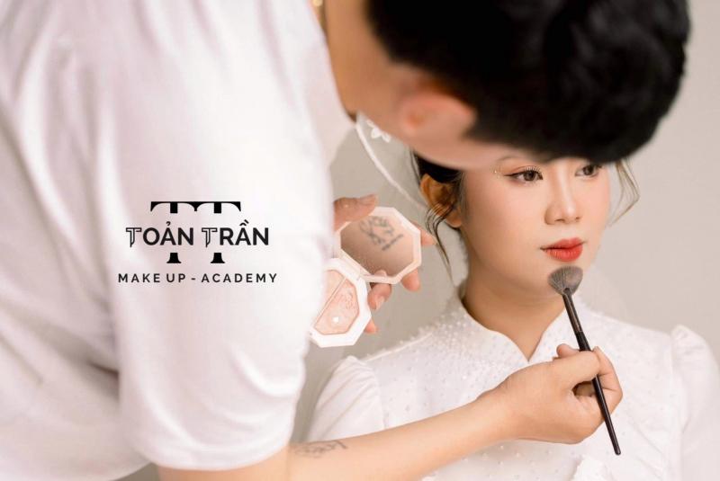 Toan Tran Makeup Academy