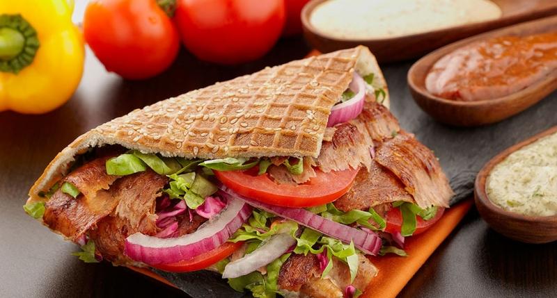 Bánh mì Thổ Nhĩ Kỳ hay còn gọi là bánh mỳ Doner Kebab
