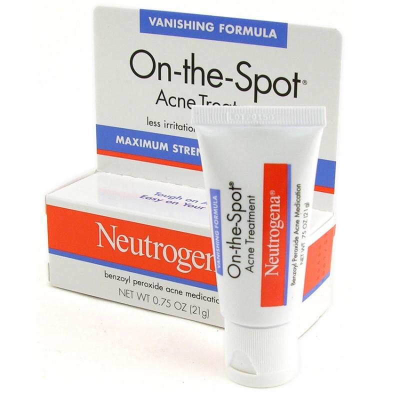 1) Kem trị mụn Neutrogena On The Spot Acne Treatment: