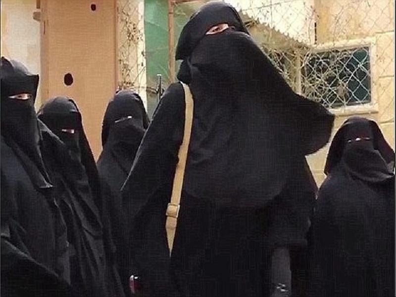 Người phụ nữ Hồi Giáo phải chịu các quy định rất nghiêm khắc về trang phục theo quy định của đạo này