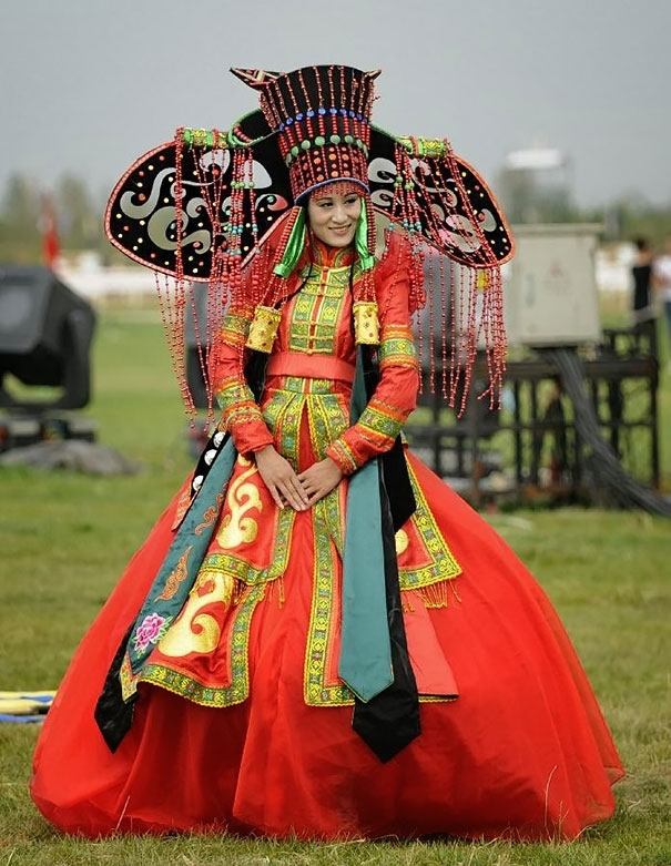 Cô dâu Mông Cổ trong bộ 