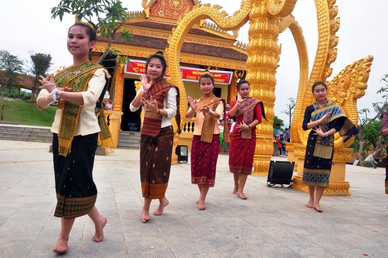 Trang phục truyền thống của người Khmer