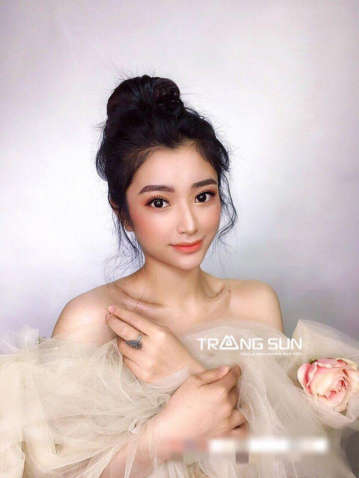 Trang sun makeup