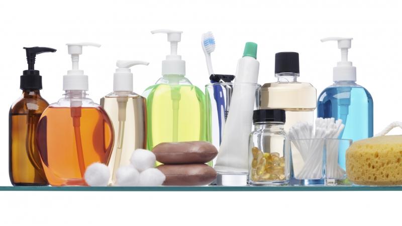 Triclosan, loại hóa chất thường được sử dụng trong nước rửa tay, kem đánh răng...