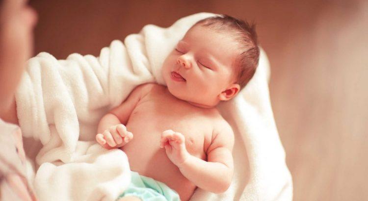Dịch vụ tắm bé tại nhà, tắm trẻ sơ sinh MEDICVIET là dịch vụ tắm Bé chuyên Nghiệp, nhiều năm kinh nghiệm masage cho trẻ sơ sinh, Tắm Bé AN Toàn hàng đầu Hà Nội