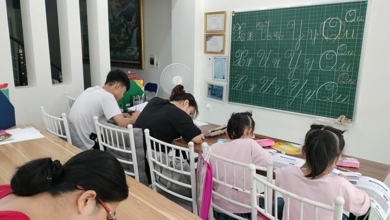 Trung tâm luyện viết chữ đẹp Phùng Hoa