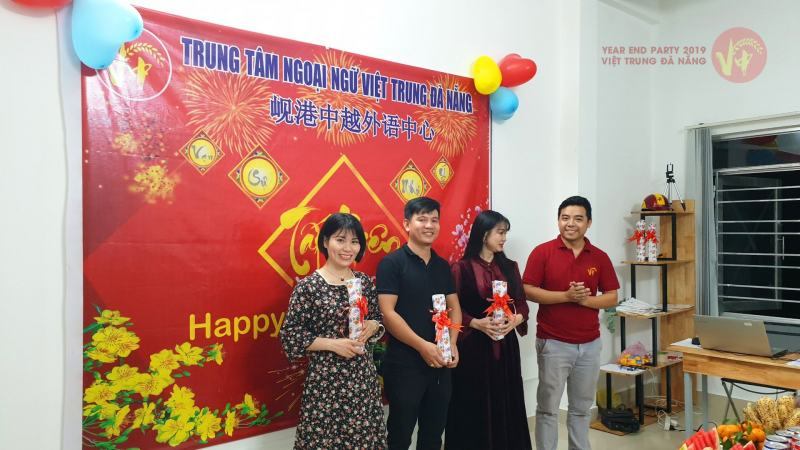 Trung tâm ngoại ngữ Việt Trung
