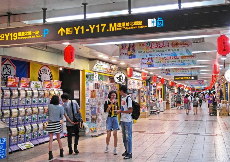 Trung tâm thương mại Metro phía Đông