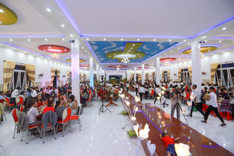 Trung tâm tổ chức hội nghị tiệc cưới Huyền Trang
