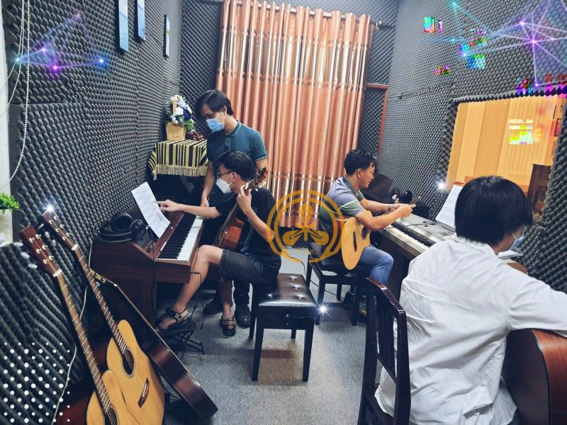 Một buổi học tại Toyo Music School