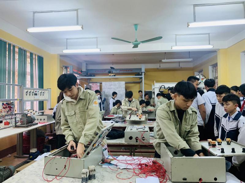 Trường Cao đẳng nghề Kỹ thuật - Công nghệ Tuyên Quang
