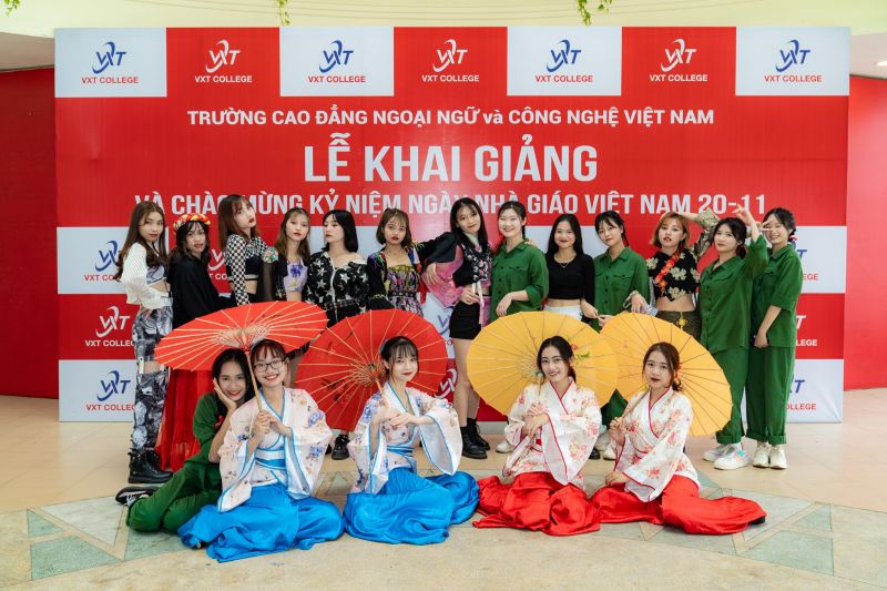 Trường Cao Đẳng Ngoại Ngữ Và Công Nghệ Việt Nam