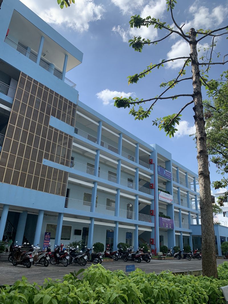 Trường Đại học Lạc Hồng