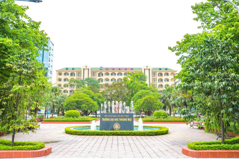 Trường Đại học Thương Mại