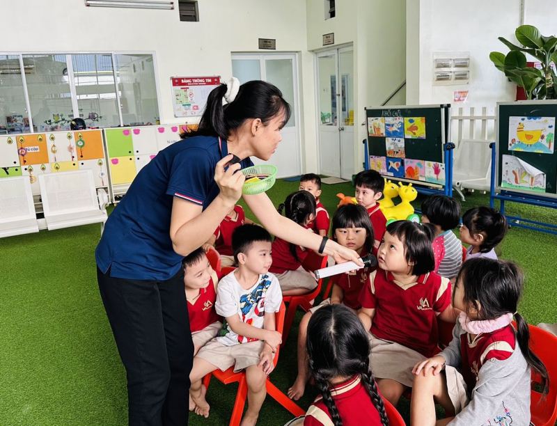 Trường Mầm Non Việt Mỹ - VAschools Quận 4 tạo các hoạt động giao lưu bổ ích giúp các bé phát huy khả năng của mình