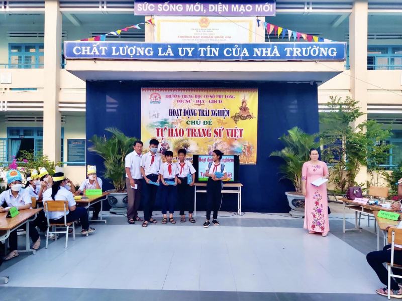 Trường THCS Phú Long