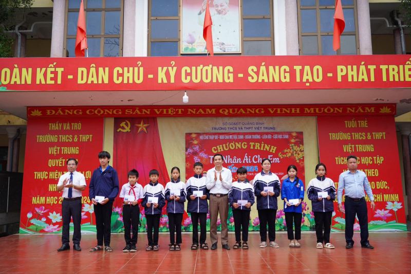 Trường THCS và THPT Việt Trung