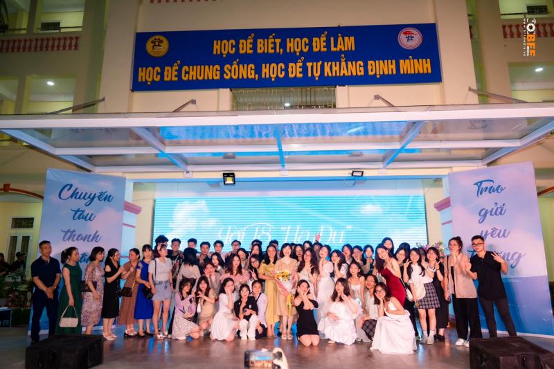 Buổi lễ tốt nghiệp của học sinh trường THPT Lê Quý Đôn