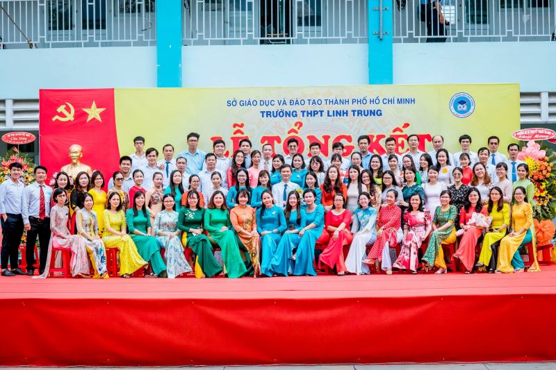 Lễ tổng kết Trường THPT Linh Trung