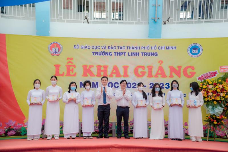 Lễ khai giảng Trường THPT Linh Trung