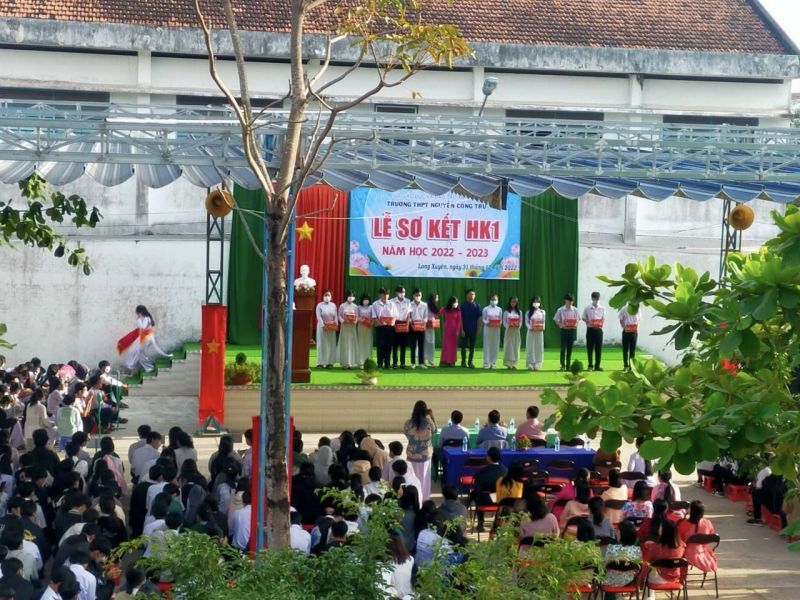Trường THPT Nguyễn Công Trứ là một ngôi trường có bề dày lịch sử và truyền thống hiếu học của tỉnh An Giang.